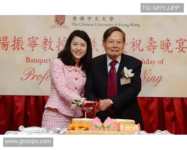 足球明星杨振宁的辉煌历程与精彩瞬间全景展示